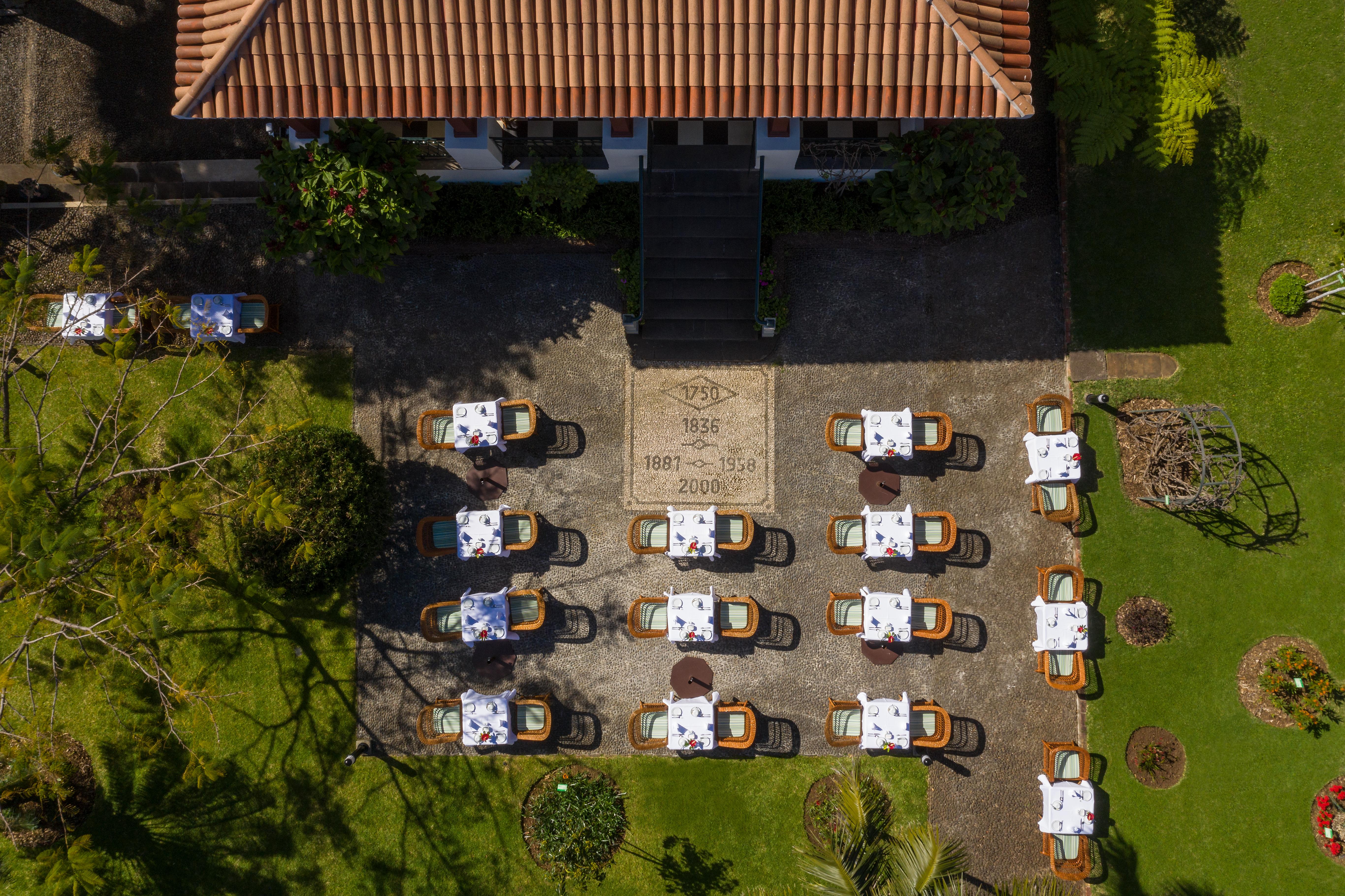 Quinta Jardins Do Lago Funchal  Exterior photo Aerial view of the restaurant
