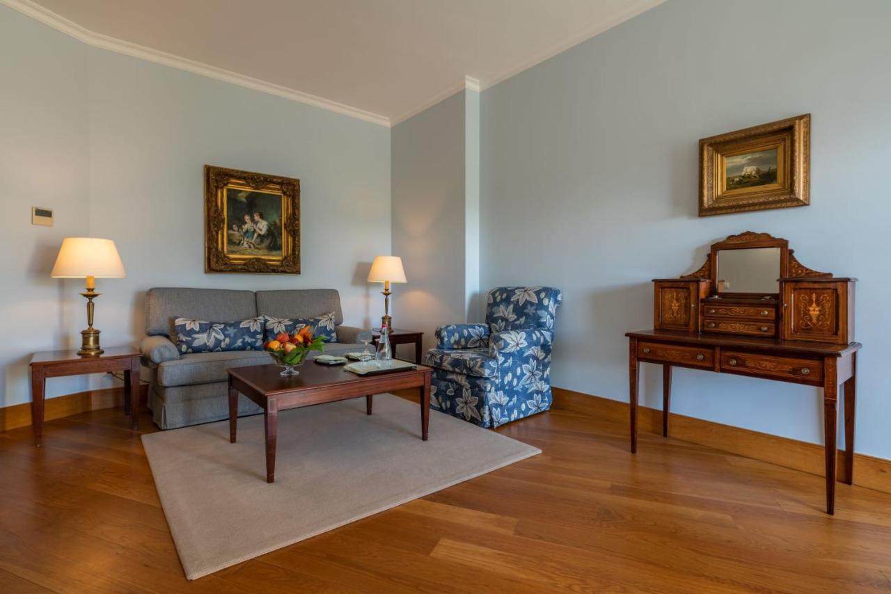 Quinta Jardins Do Lago Funchal  Exterior photo The living room